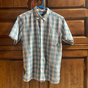 Patagonia short sleeve seersucker plaid button up shirt